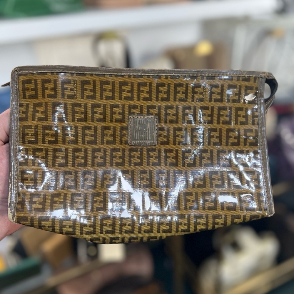FENDI POUCH